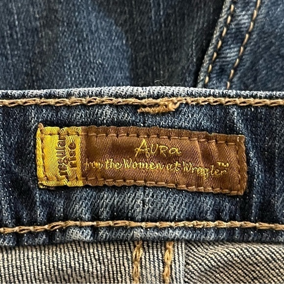 Wrangler Aura Straight Leg Denim Jeans Dark Wash Indigo 4 Short - Picture 3 of 5